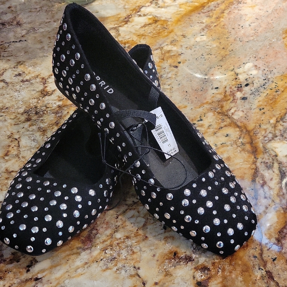 Torrid Brand New Black and Silver Studded Women's Shoes Size 11